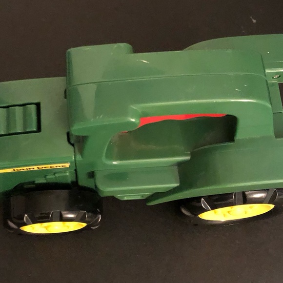 John Deere easy roll, flashlight toy tractor - Picture 8 of 10